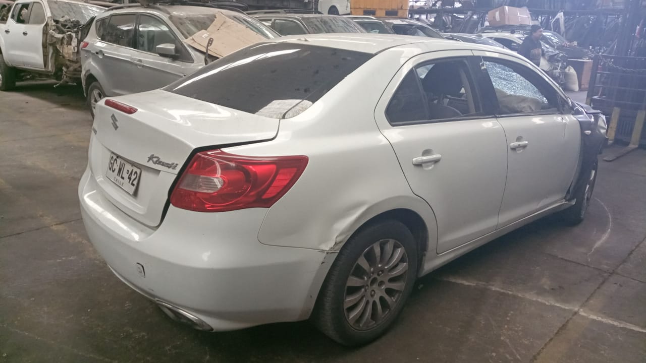  Suzuki KIZASHI 2011    EN DESARME